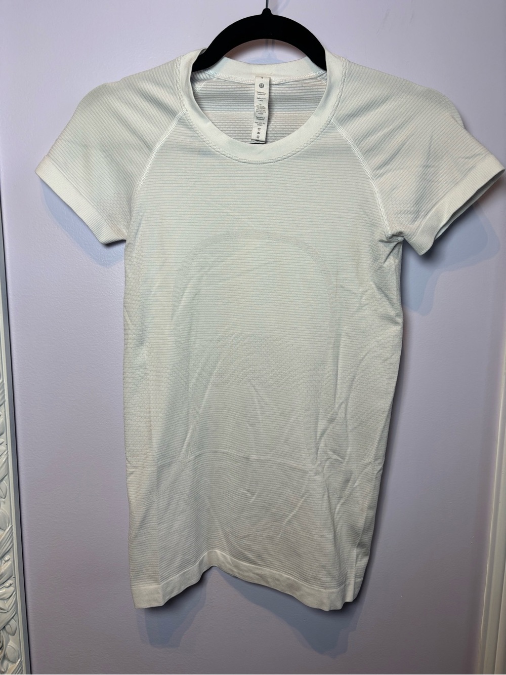 lululemon athletica Swiftly Tech White Short Sleeve Crew Top Size 4